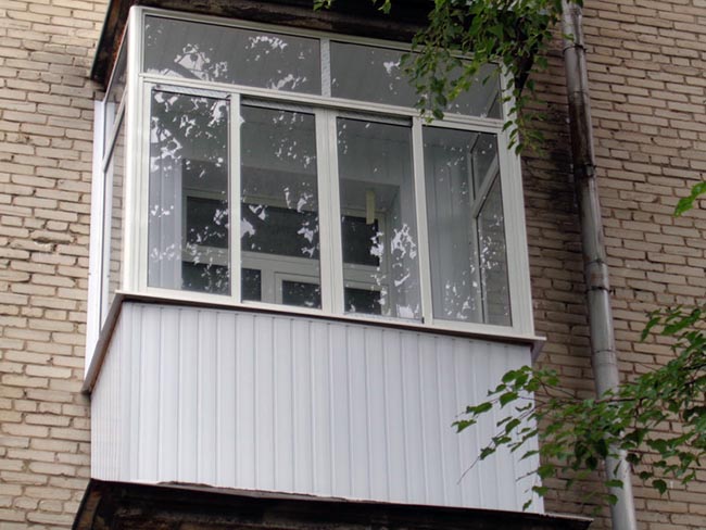 Остекление балкона в сталинке - сталинском доме Истра