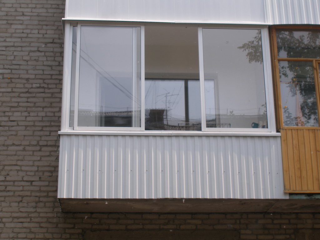 Установка пластиковых окон на балконе: остекление лоджии Истра